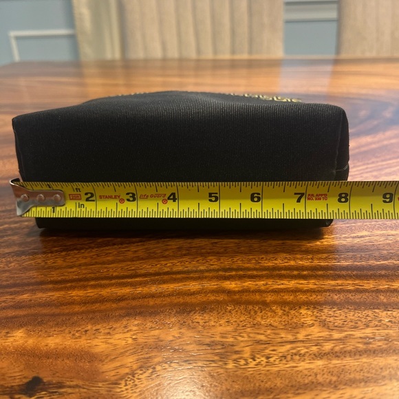 Gianni Versace Porfumi Black and Gold Clutch/ Makeup Bag w Tassel. Blk & Gold - Picture 8 of 11